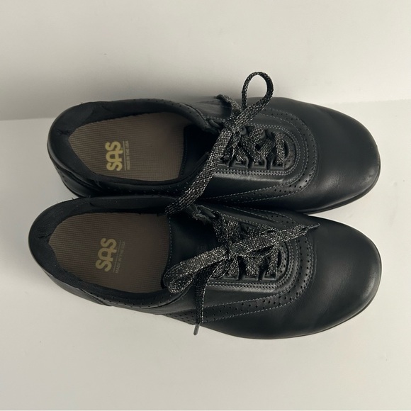 SAS Walk Easy Shoes | Size 9 Wide - Picture 4 of 9